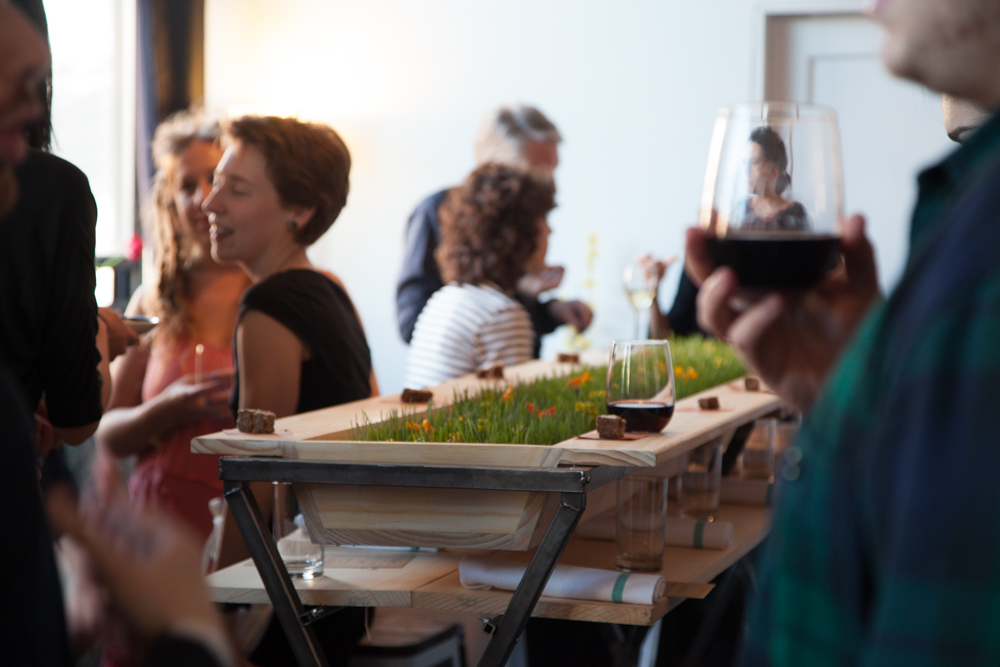 Fodder Setting with People